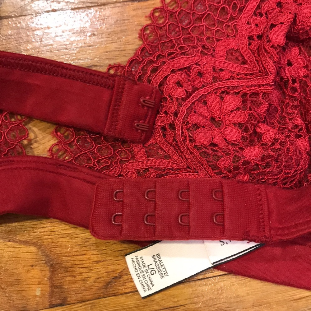 Victoria’s Secret Red Lace Bra Size Large - Picture 11 of 16